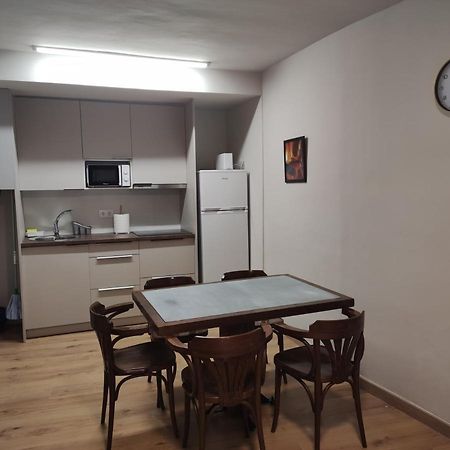 Apt 1 Acollidor Al Centre Historic De Vic Aptgarbi エクステリア 写真